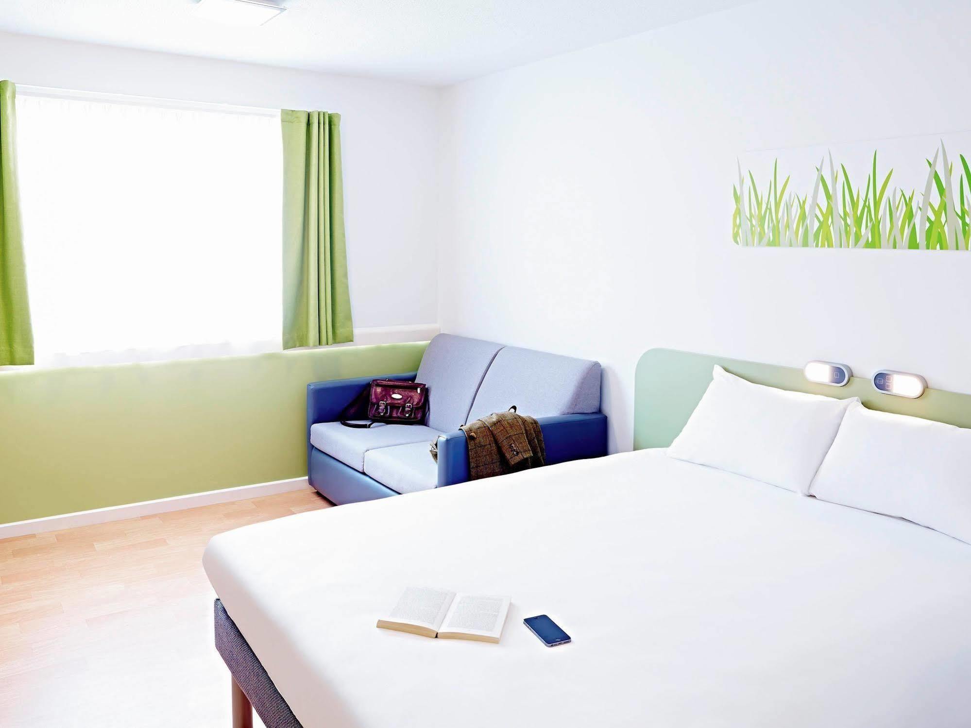 Warrington Motel, J20 M6 Lymm Services Exterior foto